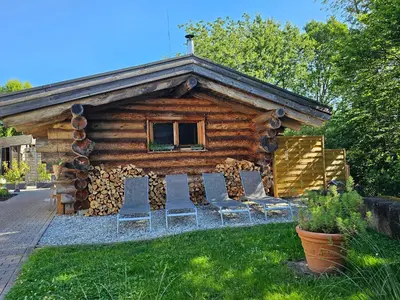 Ein Garten an der Unterkunft Parkhotel Weiskirchen