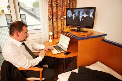 TV/Unterhaltungsangebot in der Unterkunft Rheinhotel Vier Jahreszeiten Bad Breisig