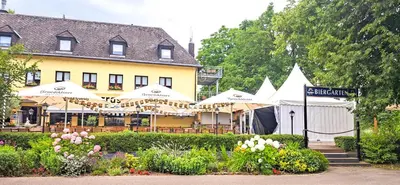 Ein Garten an der Unterkunft Rheinterrasse Wohnung 2