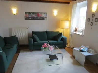 Ein Sitzbereich in der Unterkunft Eifel-Moezelhuis
