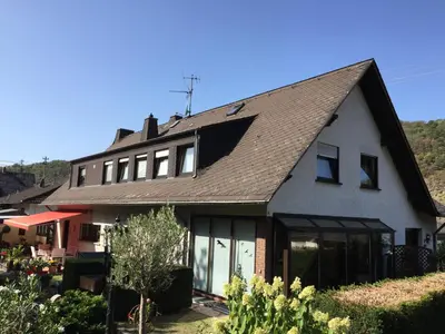 Das Gebäude in dem sich die Ferienwohnung befindet