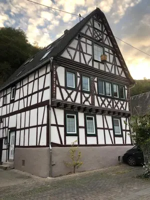 Das Gebäude in dem sich die Ferienwohnung befindet