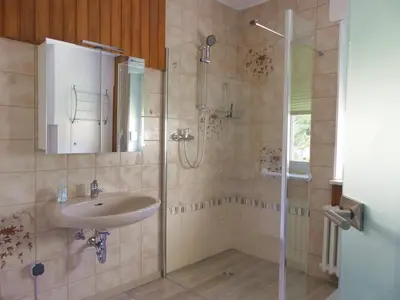 Ein Badezimmer in der Unterkunft Margaretes Gästehaus - Ferienwohnung am Rheinsteig