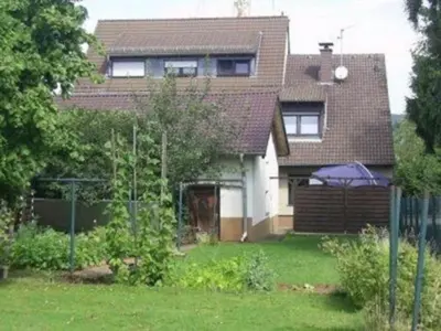 Ein Garten an der Unterkunft Eifelferienhaus Thome