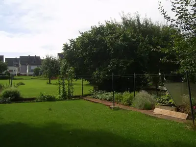 Ein Garten an der Unterkunft Eifelferienhaus Thome