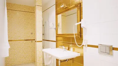 Ein Badezimmer in der Unterkunft Hotel Monet - Das Kunsthotel an der Lahn