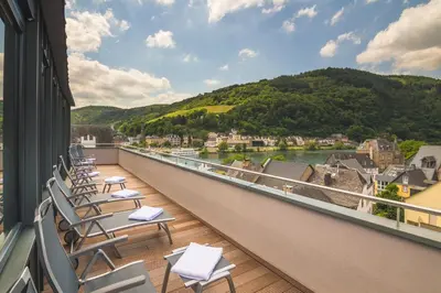 Ein allgemeiner Bergblick oder ein Berglick von des Hotels aus