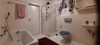 Ein Badezimmer in der Unterkunft Ferienwohnung Bausenbergblick