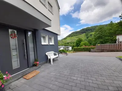 Ein allgemeiner Bergblick oder ein Berglick von der Ferienwohnung aus