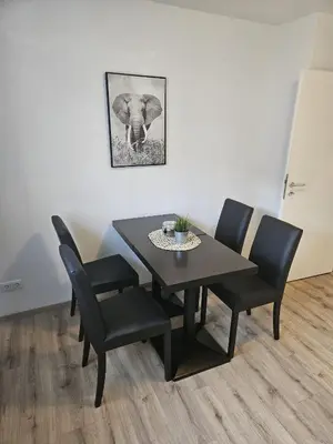Ein Sitzbereich in der Unterkunft Hakans Moselblick Ferienwohnung