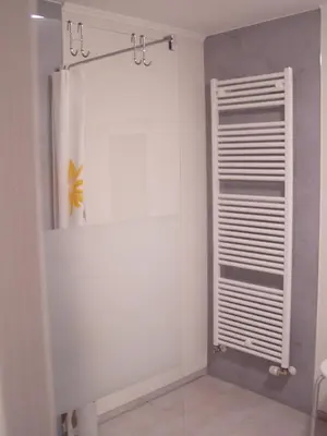Ein Badezimmer in der Unterkunft Weinhaus Lenartz-Bleser