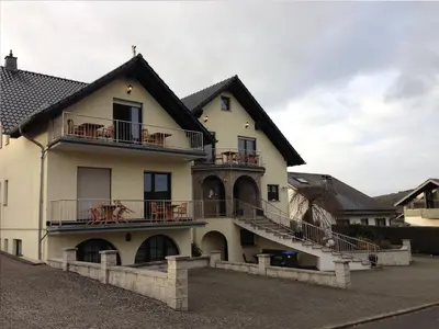 Das Gebäude in dem sich die Pension befindet