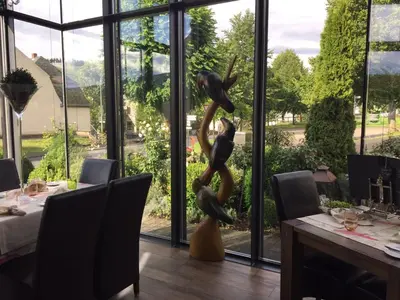Ein Garten an der Unterkunft Winzerstübchen