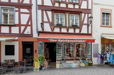 Das Gebäude in dem sich das Ferienhaus befindet