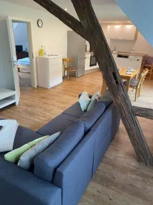 Ein Sitzbereich in der Unterkunft Weingut Göbel-Schausten