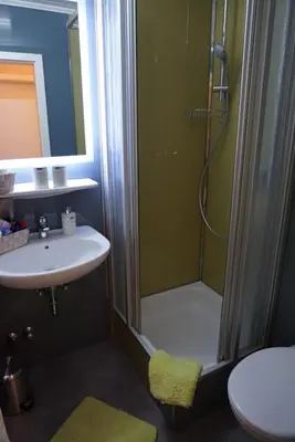 Ein Badezimmer in der Unterkunft Weingut Göbel-Schausten