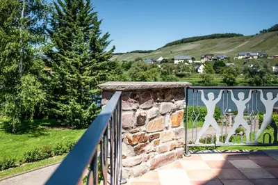 Ein allgemeiner Bergblick oder ein Berglick von des Hotels aus
