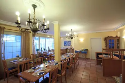 Ein Restaurant oder anderes Speiselokal in der Unterkunft Hotel Zum Goldenen Stern