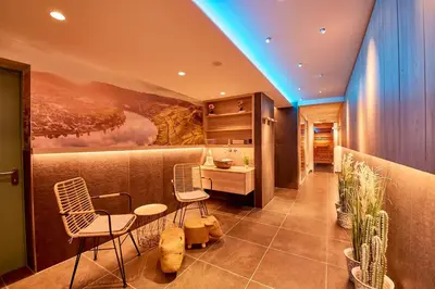 Ein Sitzbereich in der Unterkunft Weinhotel St. Stephanus