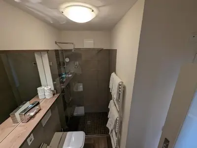 Ein Badezimmer in der Unterkunft Weinhotel St. Stephanus