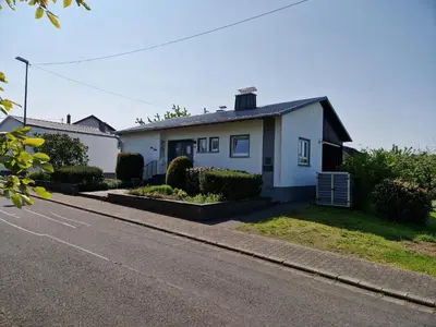 Das Gebäude in dem sich das Ferienhaus befindet