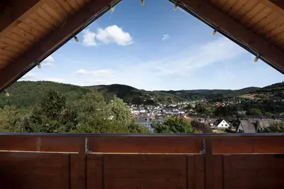 Ein allgemeiner Bergblick oder ein Berglick von des Hotels aus