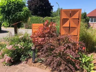 Ein Garten an der Unterkunft Ferienwohnung Haus Angela