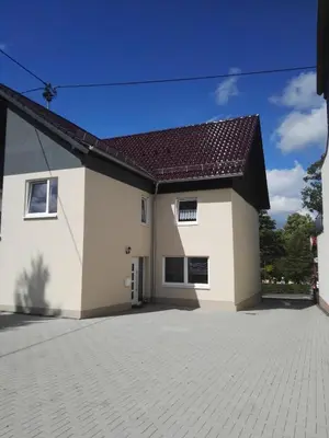 Das Gebäude in dem sich die Ferienwohnung befindet