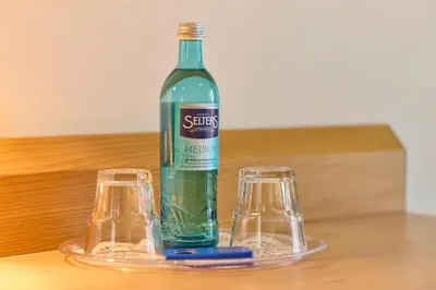 Getränke in der Unterkunft Airport-Hotel Fortuna