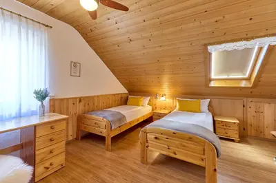 Ein Bett oder Betten in einem Zimmer der Unterkunft Airport-Hotel Fortuna