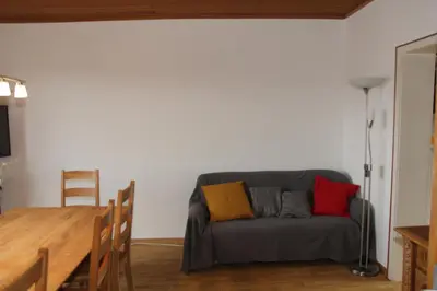 Ein Sitzbereich in der Unterkunft Bike and Hike Ferienhaus Kolverath