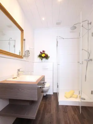 Ein Badezimmer in der Unterkunft Hotel am Markt Bacharach