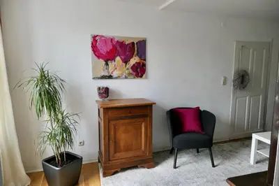Ein Sitzbereich in der Unterkunft Wohnen am Trierer Moselufer