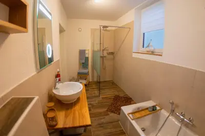 Ein Badezimmer in der Unterkunft Ferienwohnung Moselpanorama