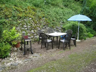 Ein Garten an der Unterkunft Apartment Eifelnatur - Haus 1-2 by Interhome