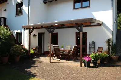 Das Gebäude in dem sich die Ferienwohnung befindet