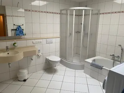 Ein Badezimmer in der Unterkunft Ferienwohnung Kunstmeile