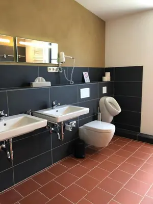 Ein Badezimmer in der Unterkunft Ferienhaus Blocksberg am Trial und Enduro Park