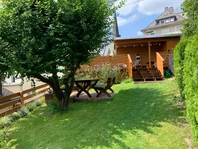 Ein Garten an der Unterkunft Hotel Garni Maaß