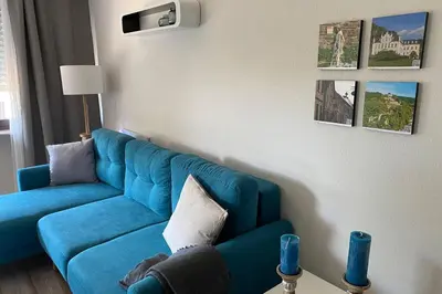 Ein Sitzbereich in der Unterkunft Appartment mit Blick auf Schloss Sayn