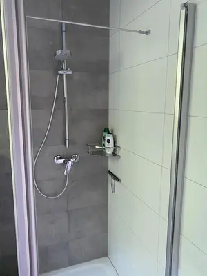 Ein Badezimmer in der Unterkunft Appartment mit Blick auf Schloss Sayn