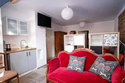Küche/Küchenzeile in der Unterkunft Moderne Wohnung mit Studio in Bauernhausscheune am See