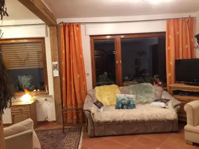 Ein Sitzbereich in der Unterkunft Ferienhaus-stadtkyll Beim Förster