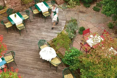 Ein Garten an der Unterkunft Ringhotel Bömers Mosel Landhotel