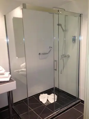 Ein Badezimmer in der Unterkunft Rheinhotel Lamm
