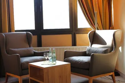 Ein Sitzbereich in der Unterkunft Hotel Sewenig