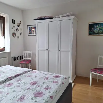 Ein Bett oder Betten in einem Zimmer der Unterkunft Ferienwohnung Rosemarie