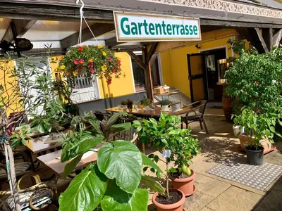 Ein Restaurant oder anderes Speiselokal in der Unterkunft Hotel Sonnenhof