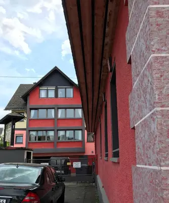 Das Gebäude in dem sich das Hotel befindet