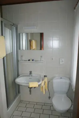 Ein Badezimmer in der Unterkunft Gemündener Hof